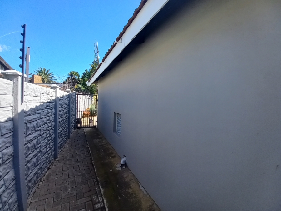 4 Bedroom Property for Sale in Bergsig Free State